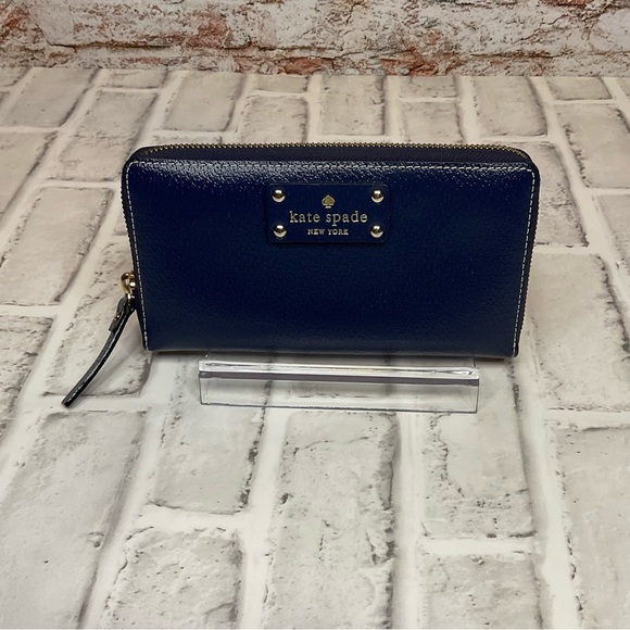 Kate Spade Neda Wellesley Pebbled Leather Zip Around Wallet - Holiday Blue -EUC - Picture 6 of 15